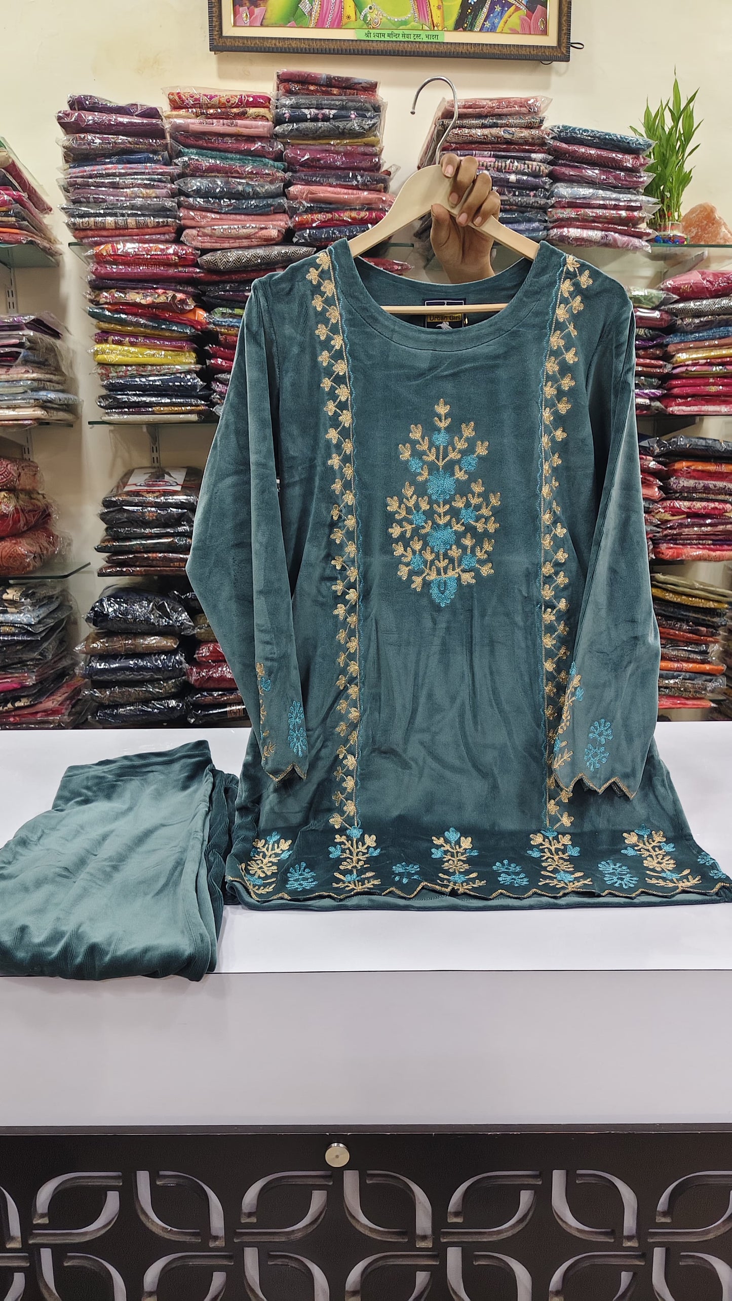 Velvet cortrize embroidered cordset(Z29)