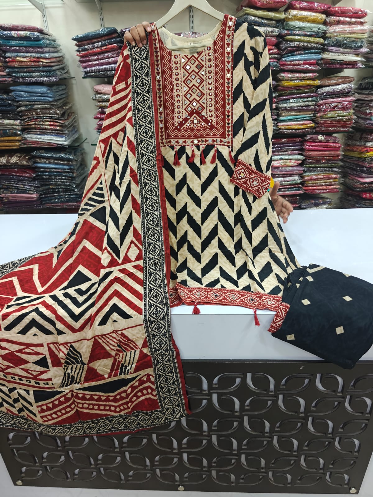 Pure crape digital print smart three piece set (C716)