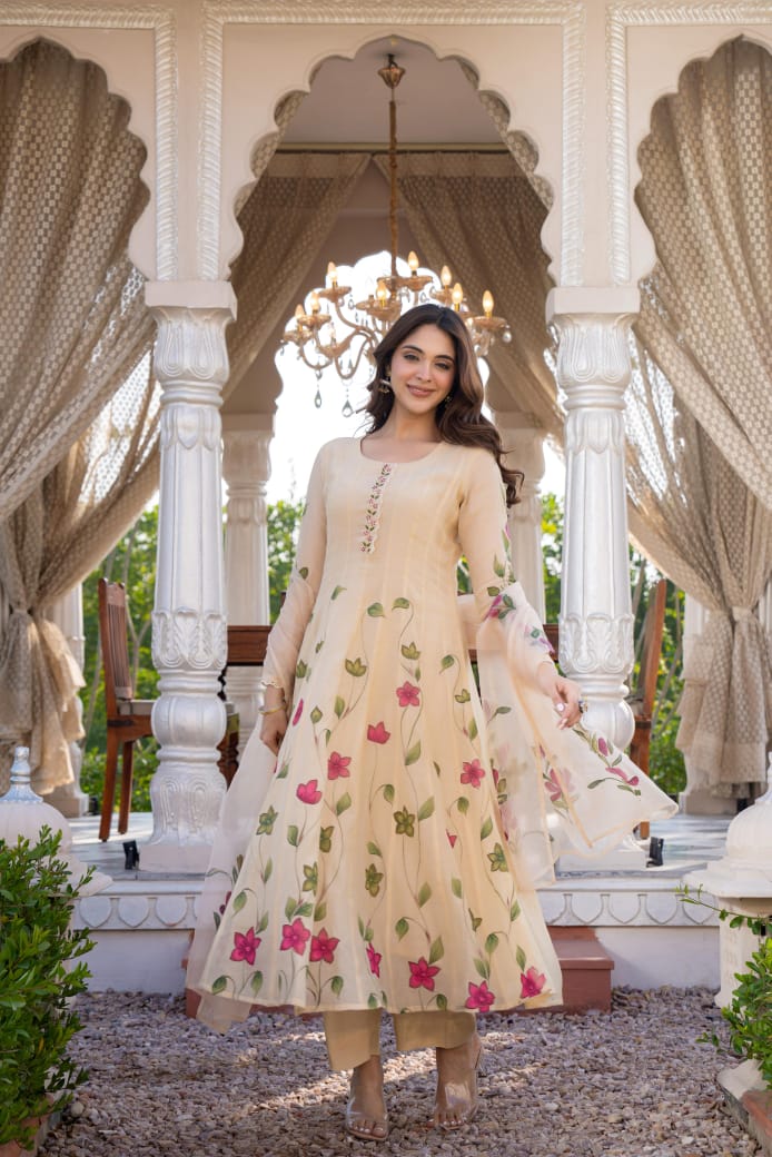Ivory pure mul chanderi flared anarkali with full brush paint three piece set (P2110)
