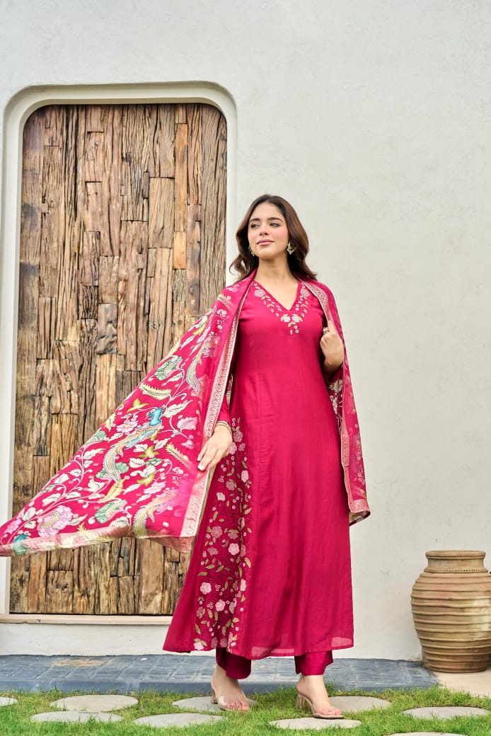 Megenta mul chanderi fully thread work with kalamkari dupatta three piece set (A529)
