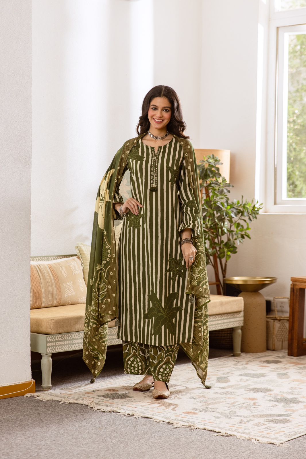 Chutni green colour pure cotton digital print three piece set A(1334)