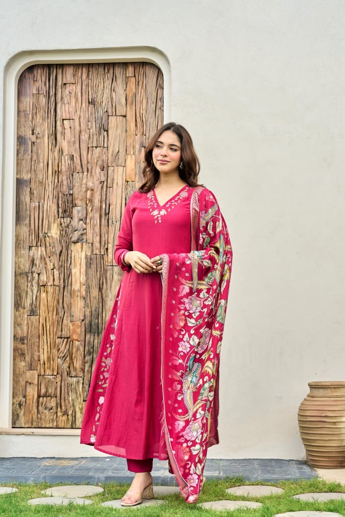 Megenta mul chanderi fully thread work with kalamkari dupatta three piece set (A529)