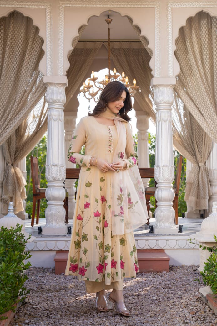 Ivory pure mul chanderi flared anarkali with full brush paint three piece set (P2110)
