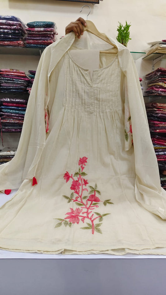 Off white with thread work two piece cordset (A605)