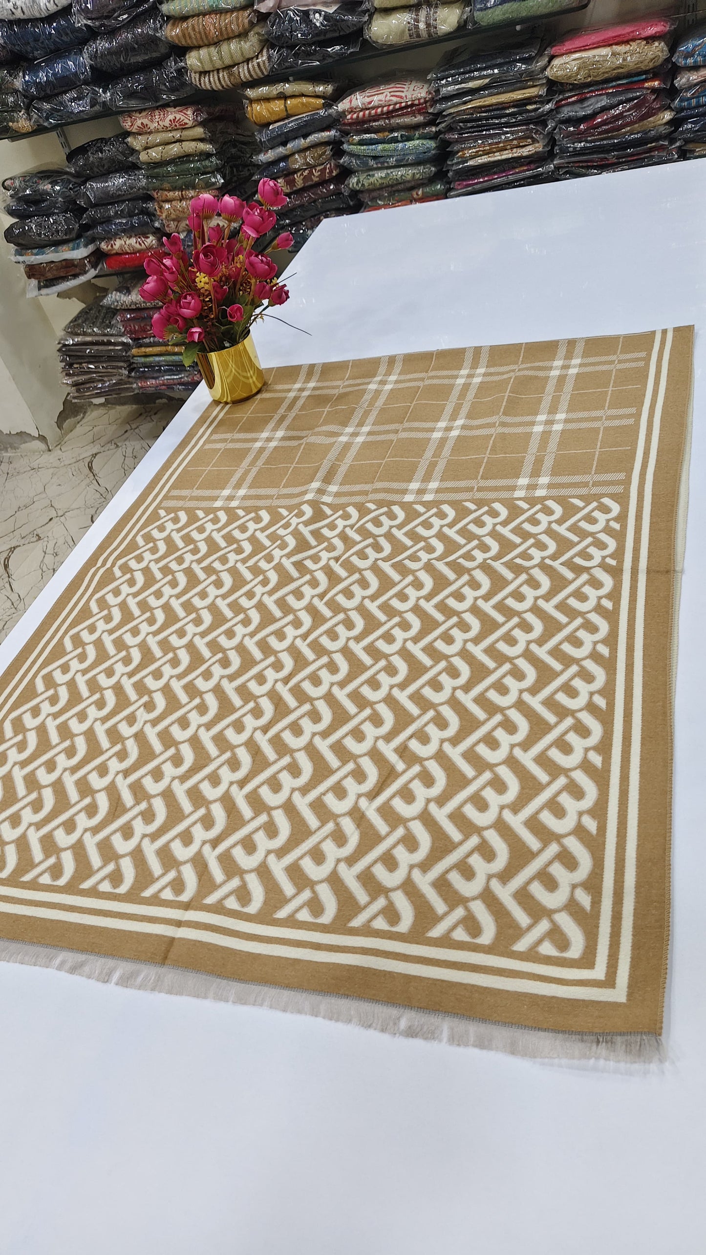 Premium imported soft warm stole (Z21)