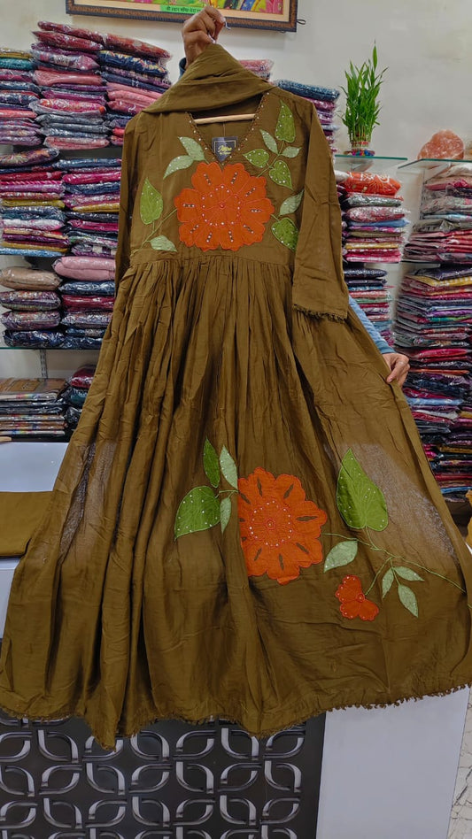 Mul cotton flared with applique work three piece set (A1615)