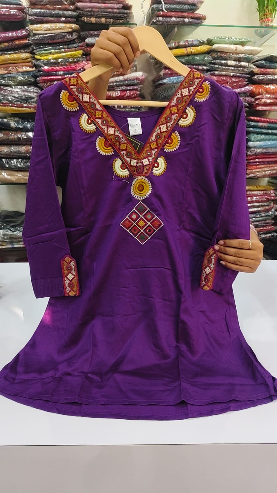 Gaji silk top length 33 inch (A1905)