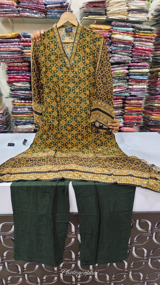 Natural crape smart two piece (C402)