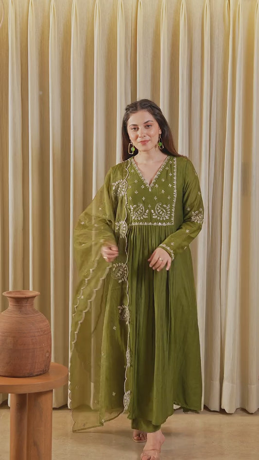 Green mul chanderi with oraganza dupatta three piece set (A350)