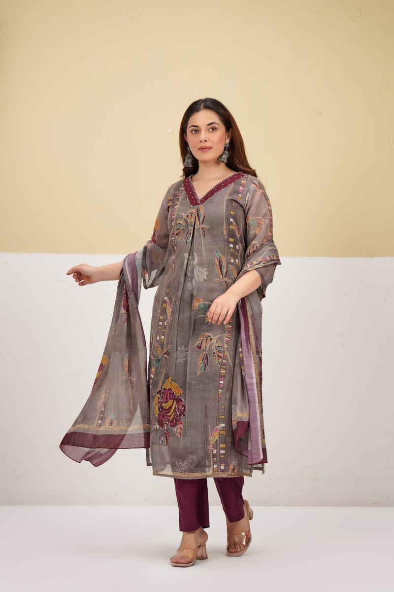 Cotton with mul lining an extremely beautiful three piece set (B1039)