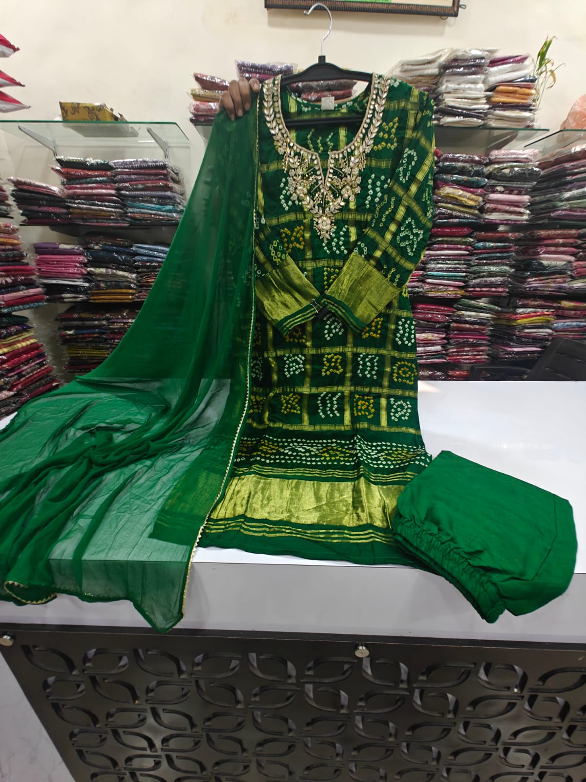 Bandani ghatchola with lagadi border three piece set (C776)