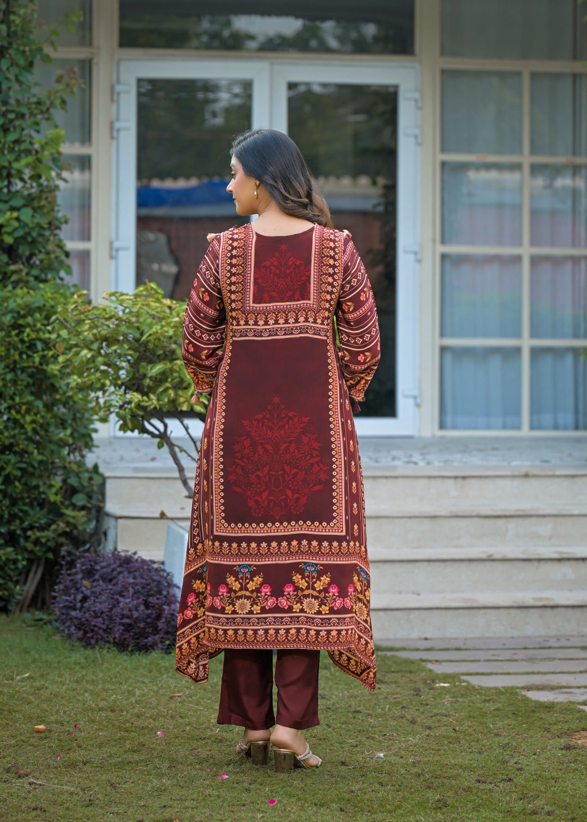 Natural crape with mul lining beautiful three piece set (C235)