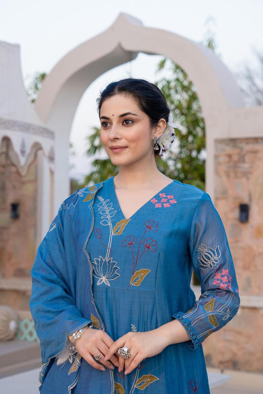 Blue pure mul chanderi full thread work three piece set (P1809)