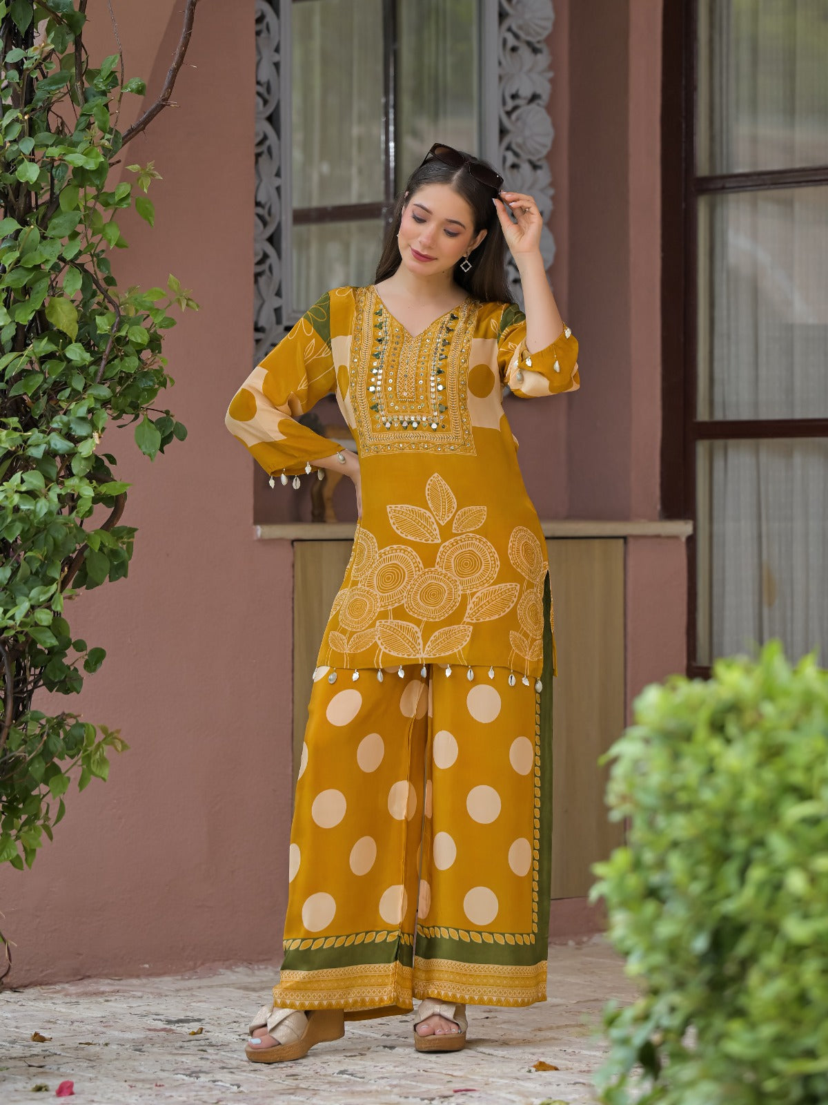 Natural crape smart two piece cordset (C498)