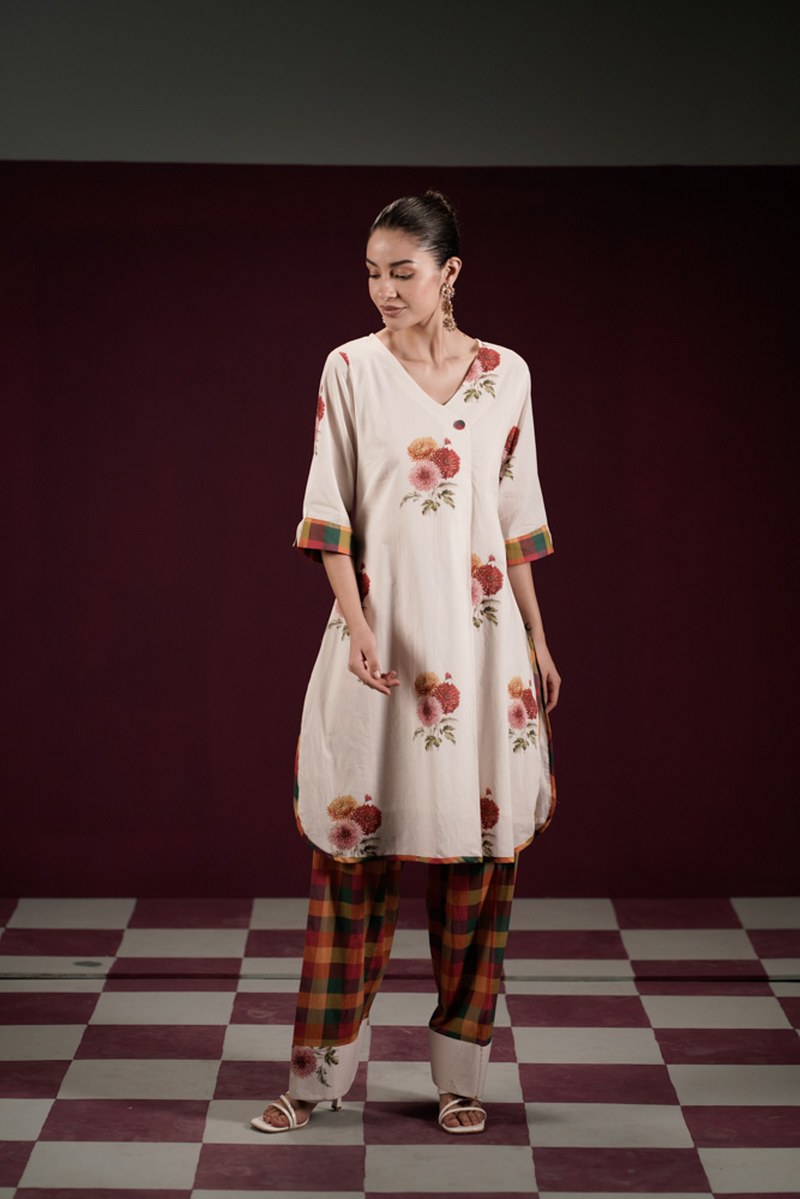 Mul cotton with lining mugal butta paired with designer farshi salwar smart two piece cordset (S130)