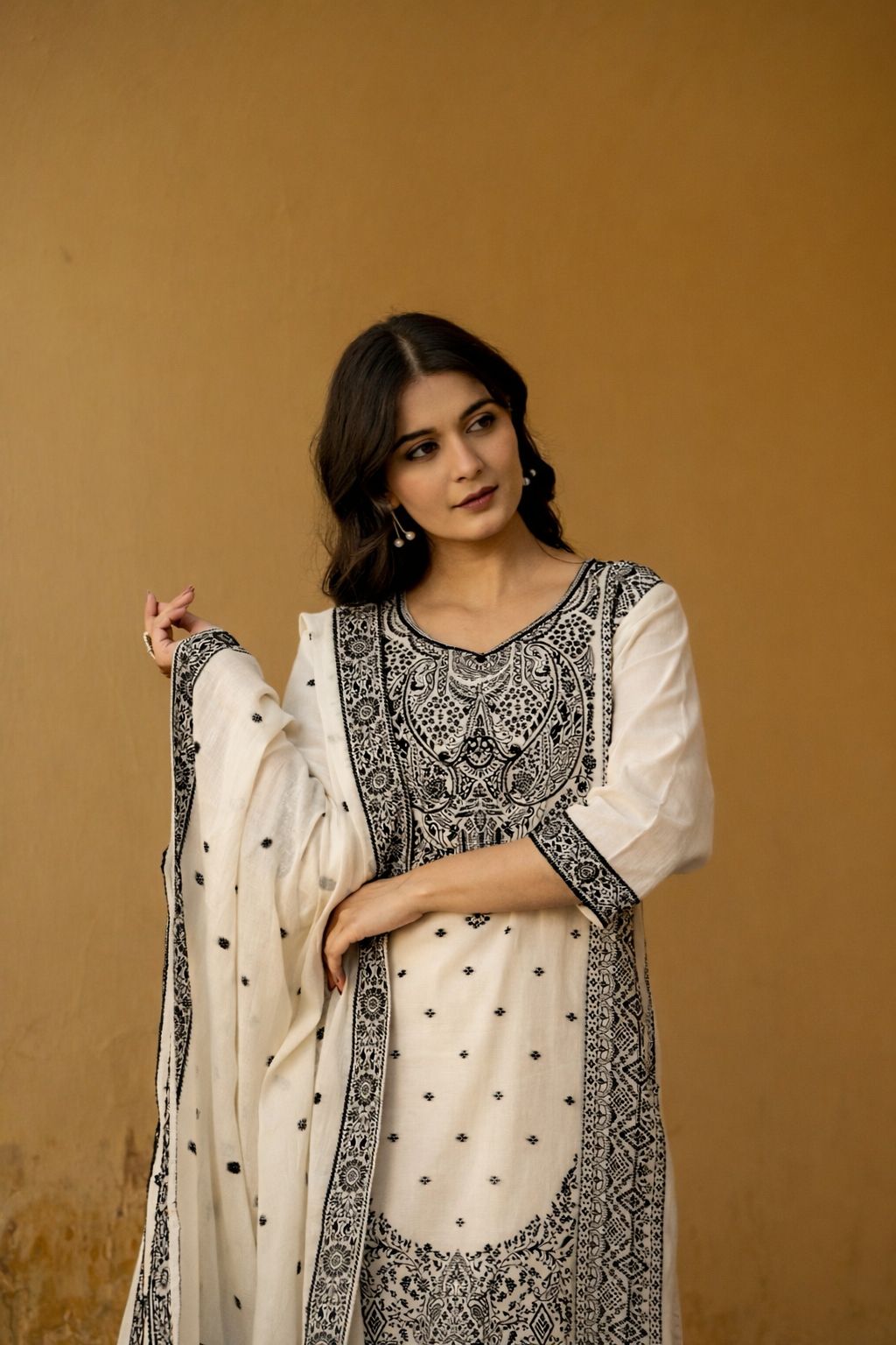 Pure jamdani heavy thread work all over the kurta back and dupatta with mul lining three piece set(A1733)