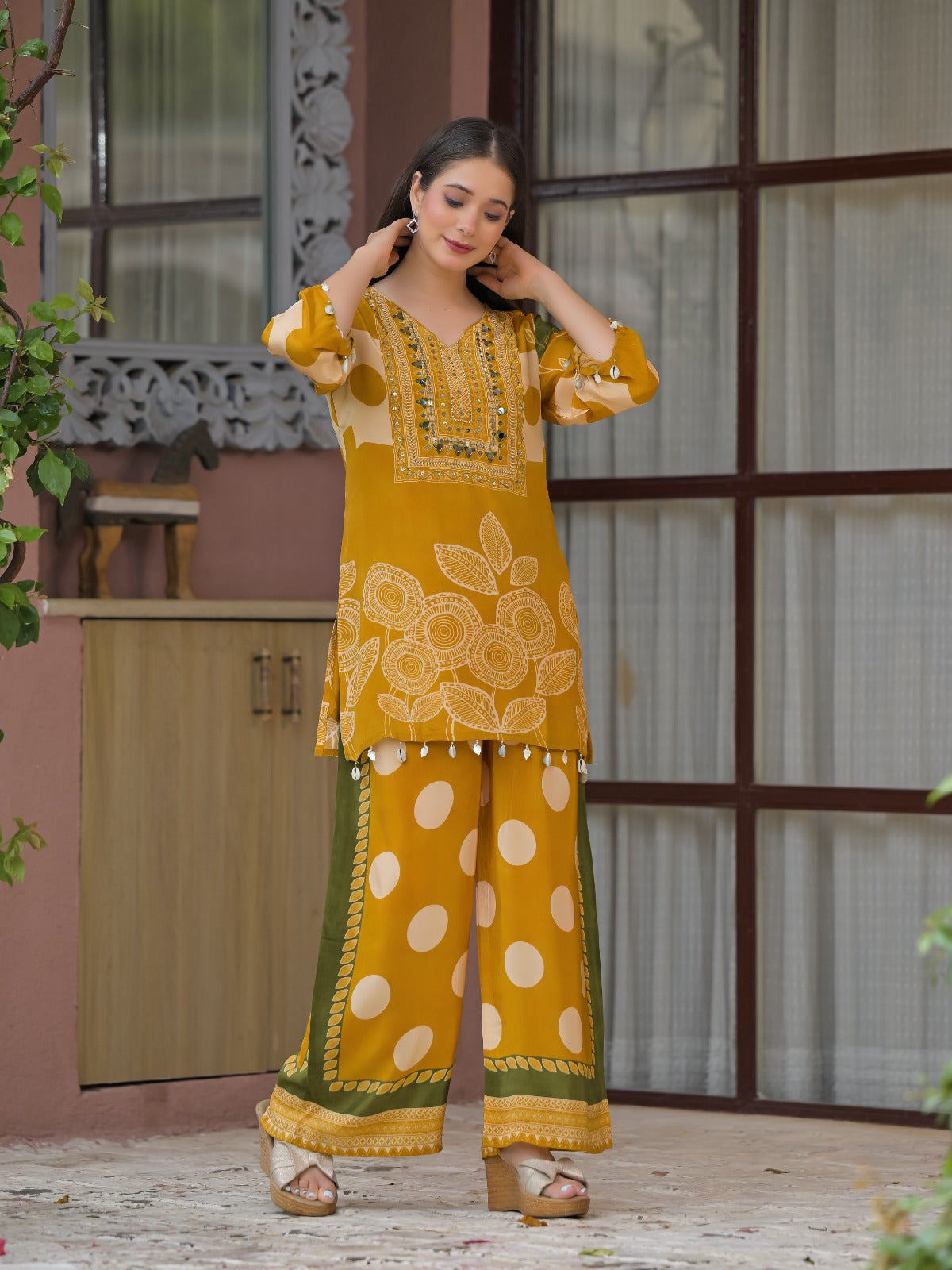 Natural crape smart two piece cordset (C498)