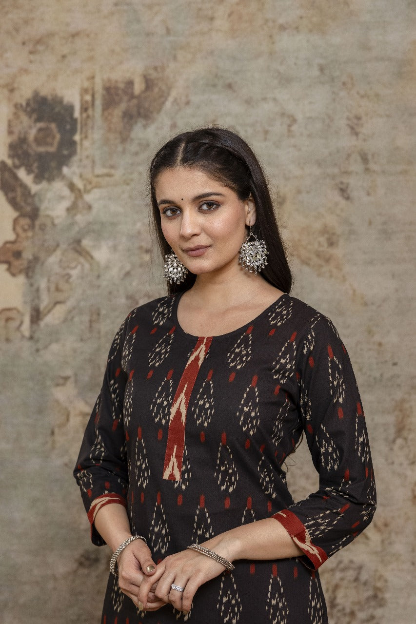 Black ikkat with quilted jacket three piece set (A1303)