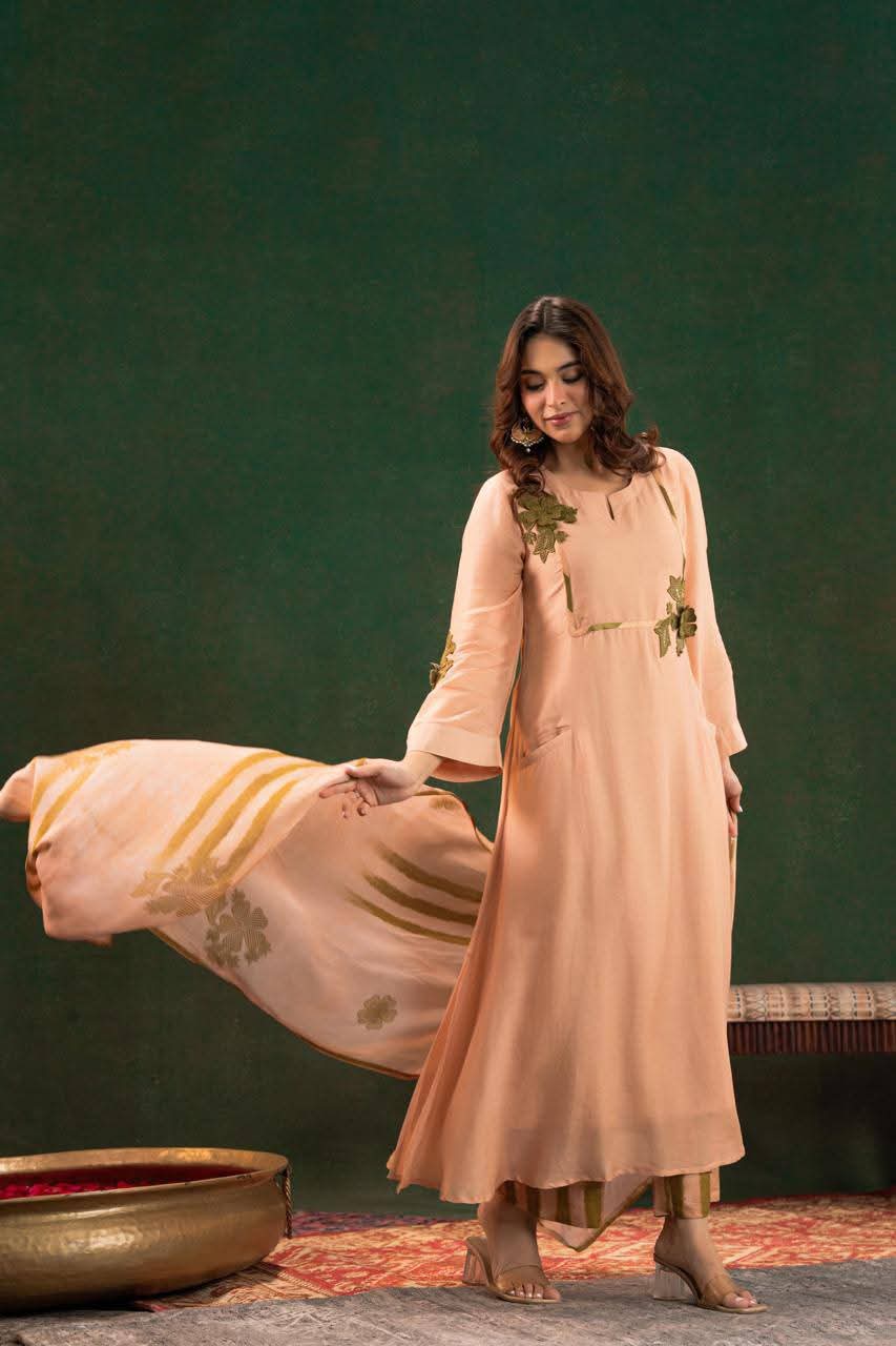 Premium mul silk kurta in digital print with linen striped  pants and organza dupatta (A936)