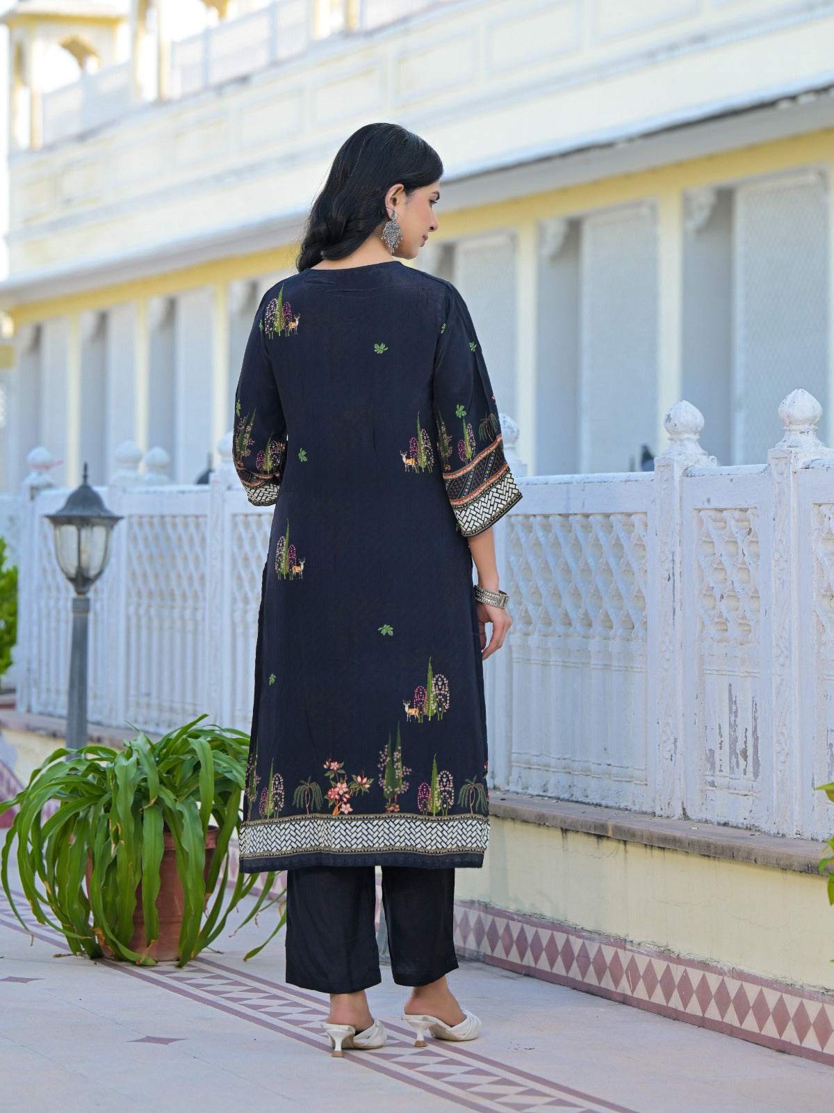 Natural crape with mul lining three piece set (C234)