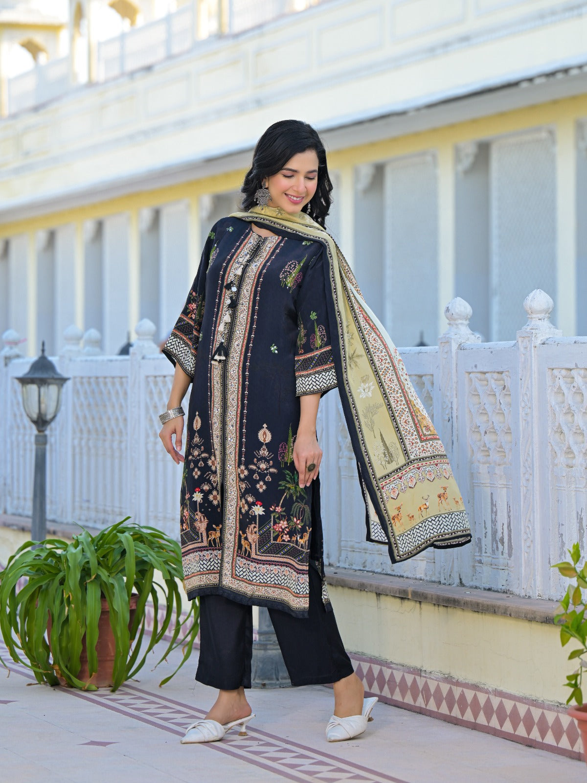 Natural crape with mul lining three piece set (C234)