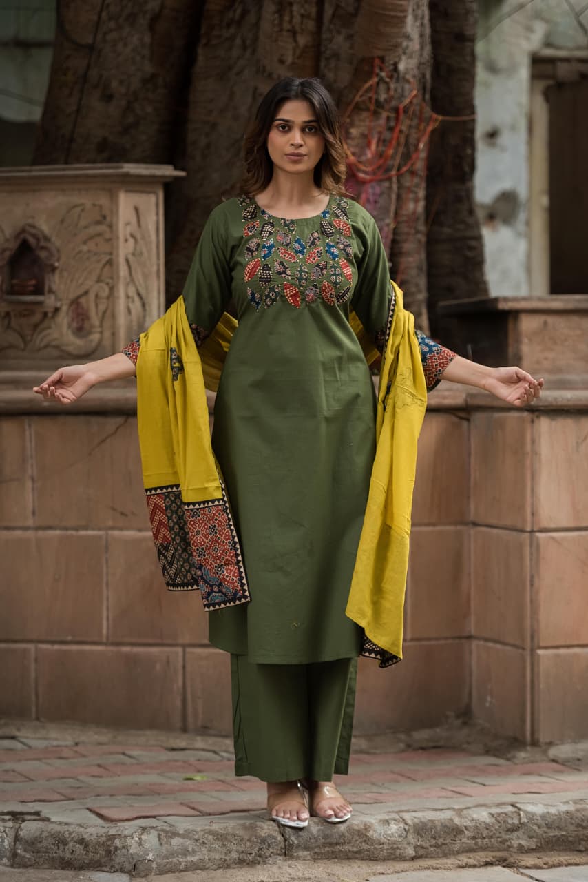 Handloom cotton with applique work three piece set (C301)