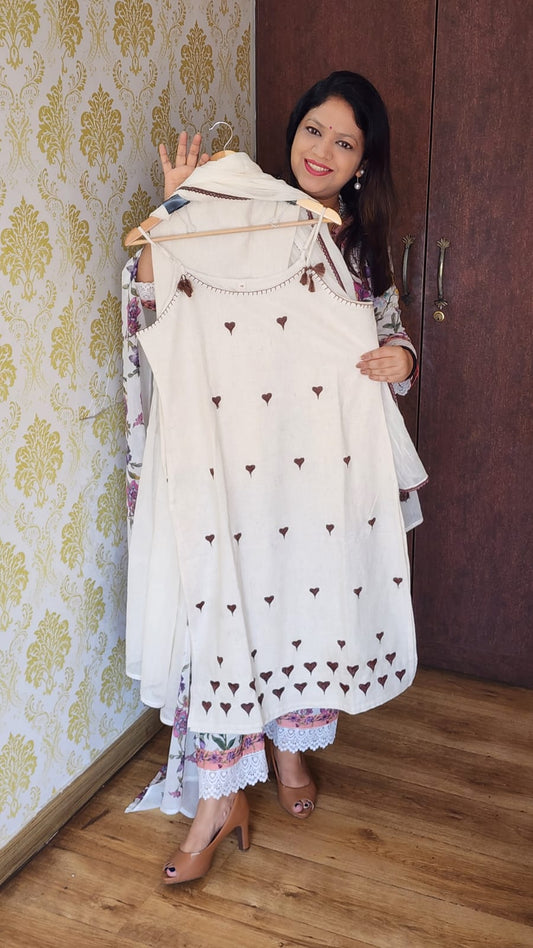 Off white stylish embroidery  three piece set (P1920)