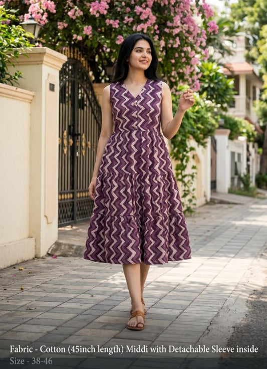 Cotton one piece dress with detachable sleeves (B697)