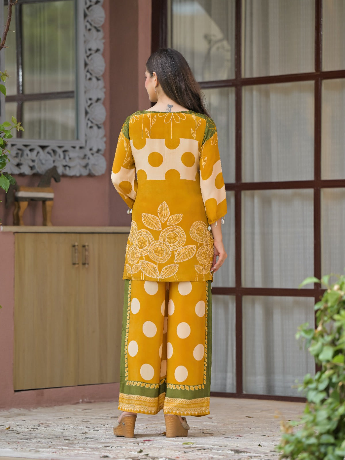 Natural crape smart two piece cordset (C498)