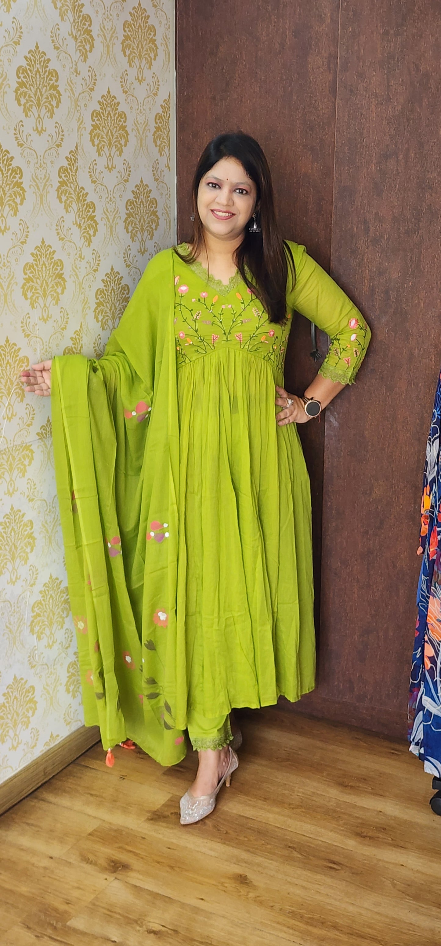 Light green aliya with full thread work three piece set (P427)