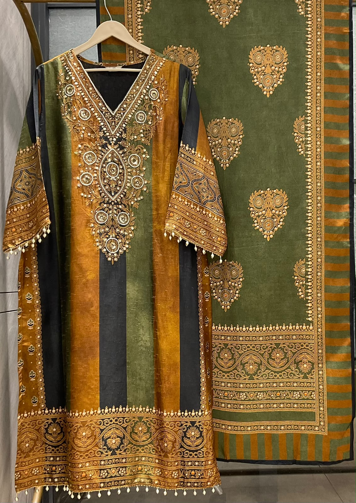 Russian silk with lining straight pattern length 46 inch with wide plazzo three piece set (S453)