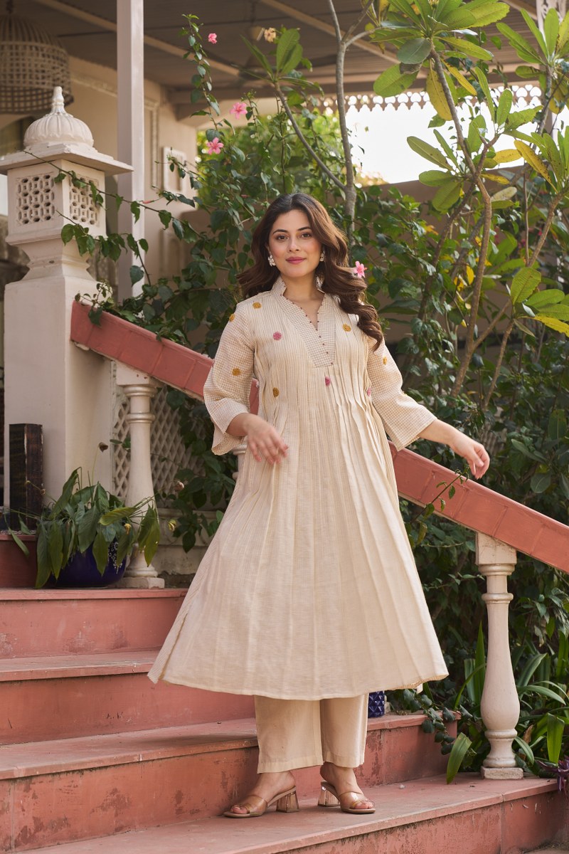 Soft jute linen with mul lining and full crochet flower smart two piece cordset (B422)