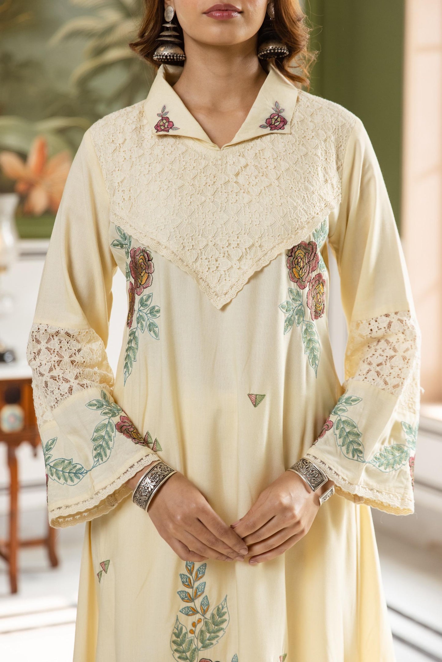 Off white pakistani pattern full thread work two piece cordset (B161)