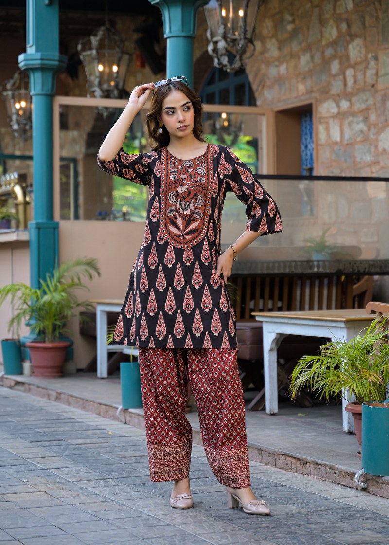 Pure cotton block print with thread work paired with farshi salwar smart two piece cordset (B934)