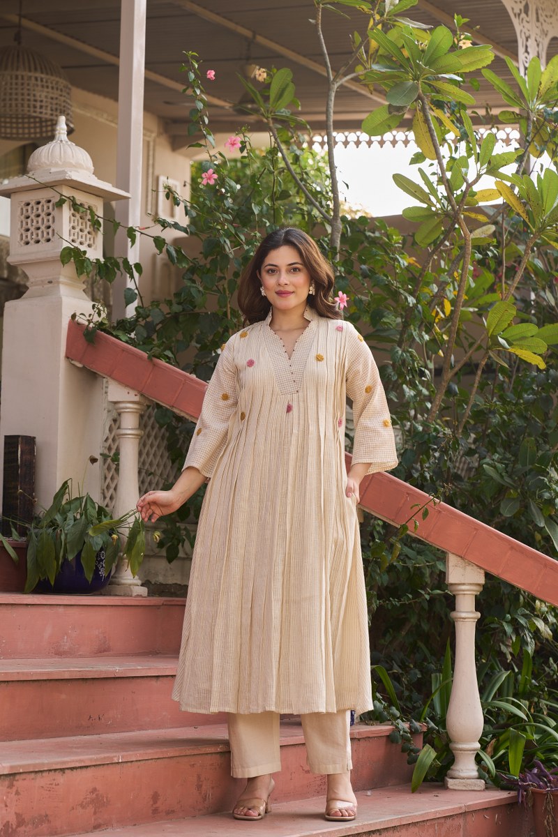 Soft jute linen with mul lining and full crochet flower smart two piece cordset (B422)