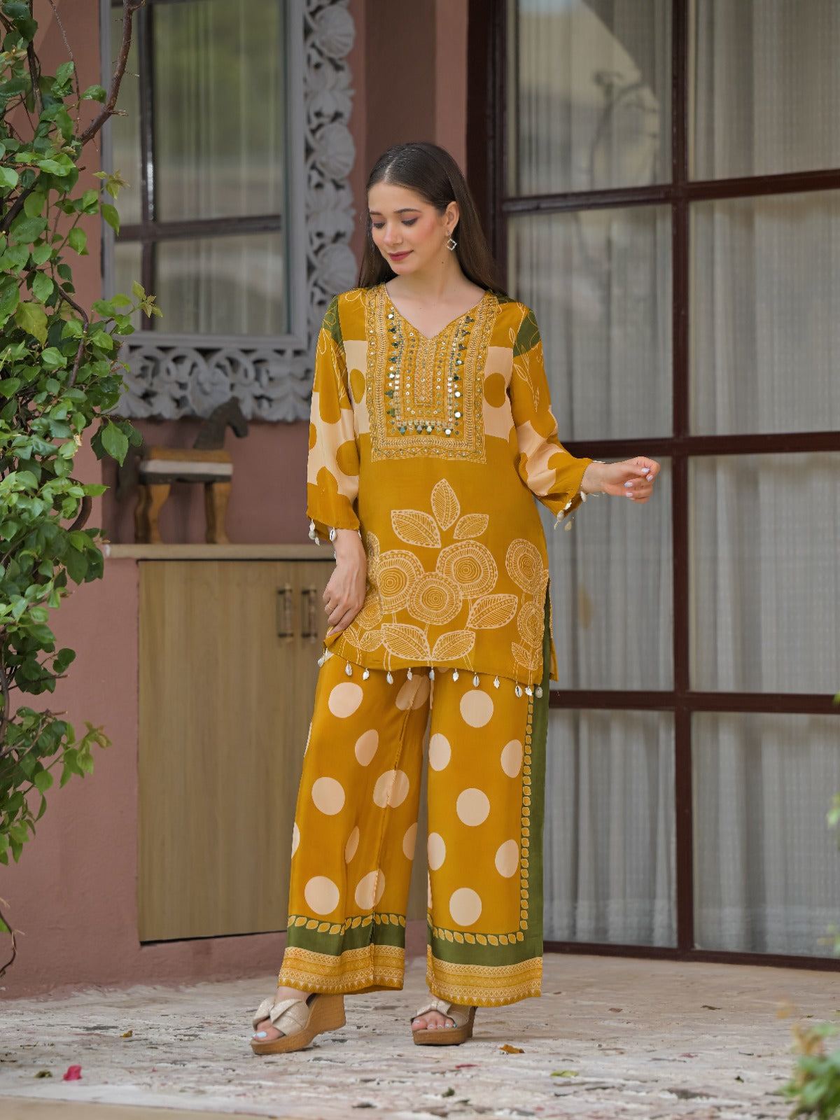 Natural crape smart two piece cordset (C498)