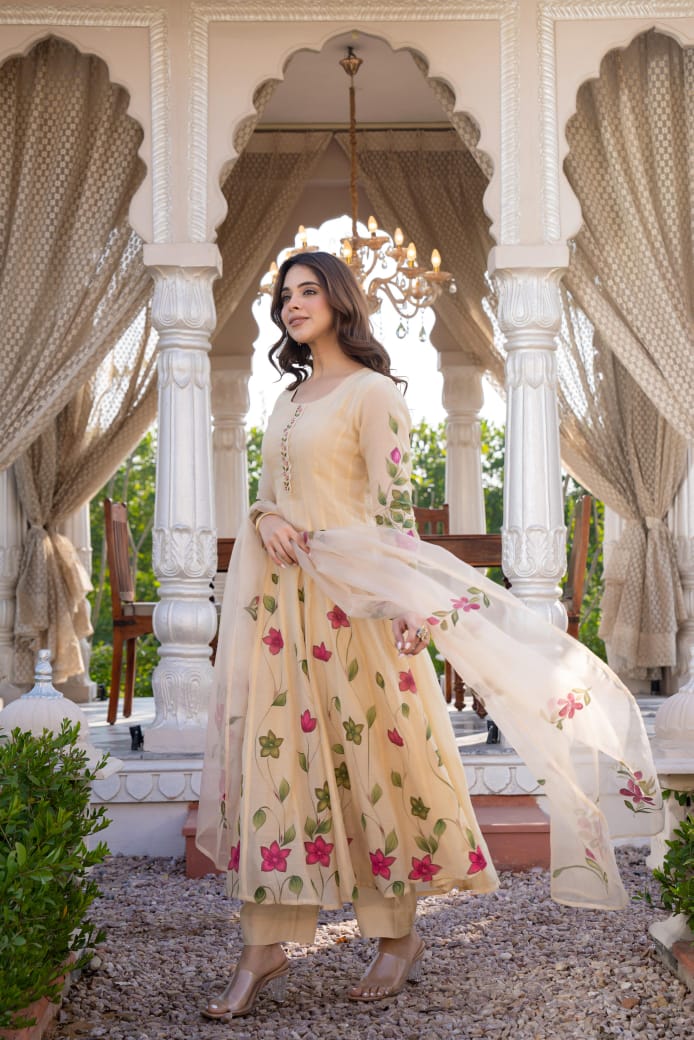 Ivory pure mul chanderi flared anarkali with full brush paint three piece set (P2110)