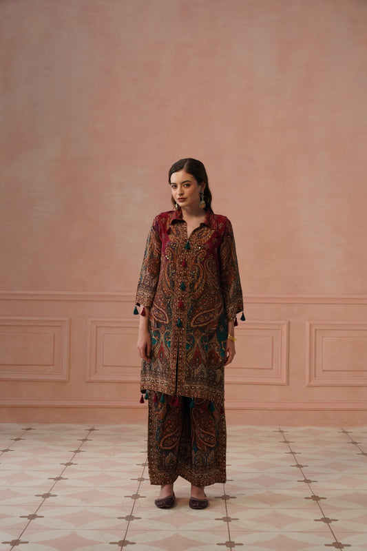Pure crape with separate inner and mul lining in the bottom very smart two piece cordset (S155)