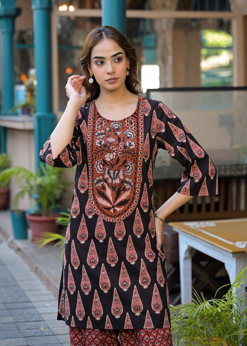 Pure cotton block print with thread work paired with farshi salwar smart two piece cordset (B934)